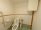 介護施設のトイレと洗面設備