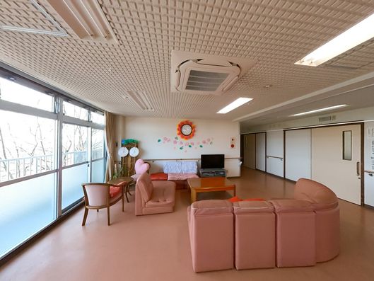 ラウンジ