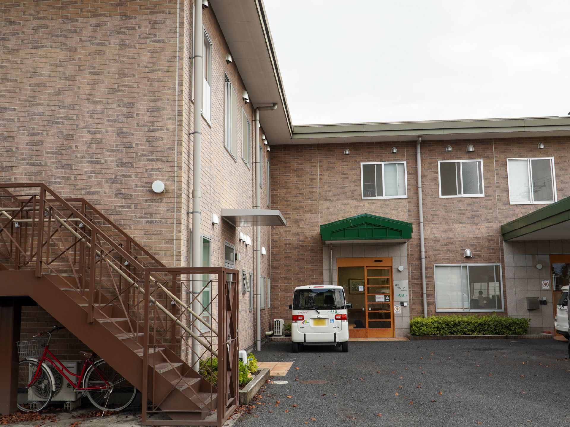 デザイン性の高い形状で、マンションのような外観