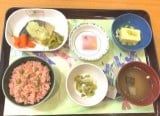 栄養バランスの食事提供