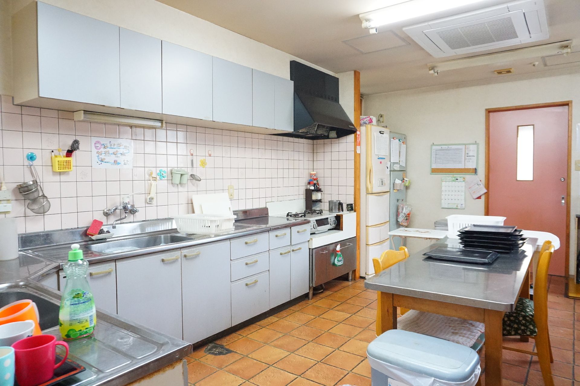 館内に設置され、入居者が自由に使えるキッチン