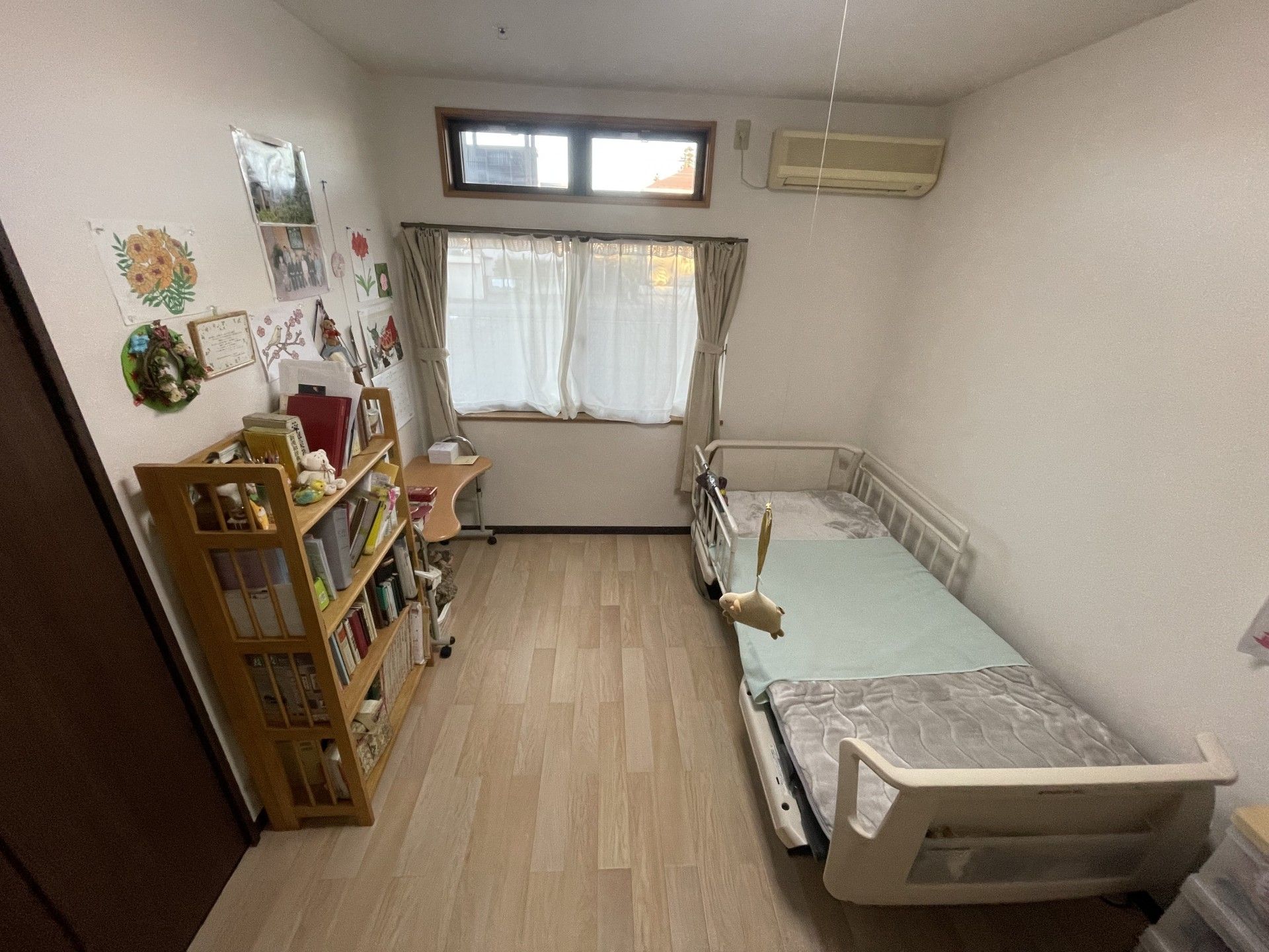 落ち着いた個室の様子