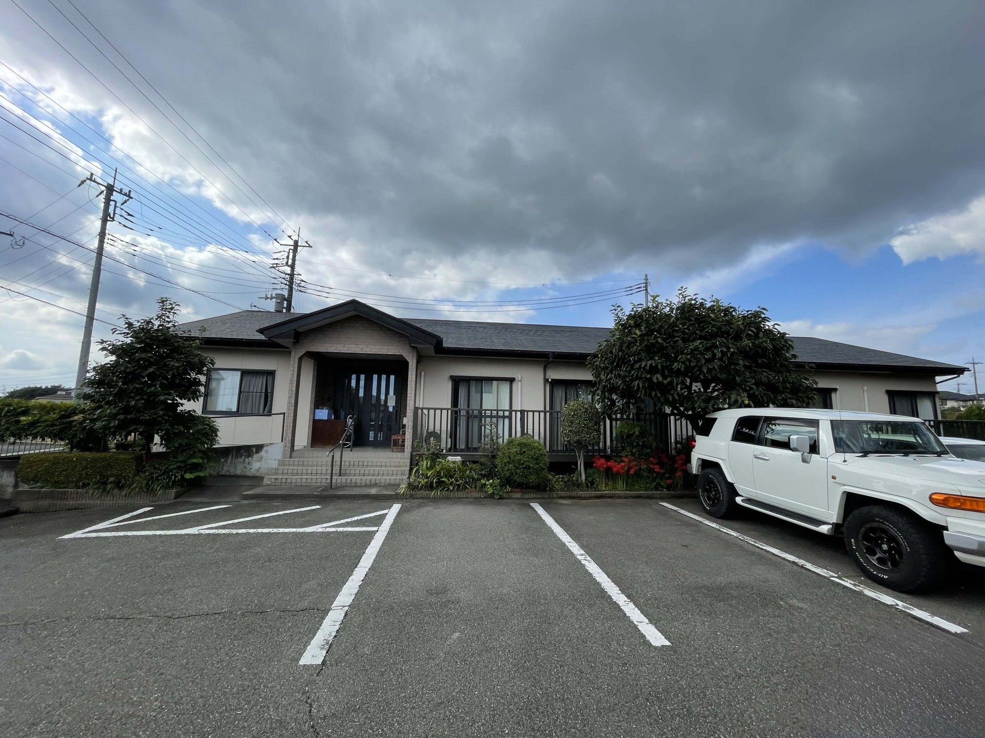 ゆったりとした玄関のある建物