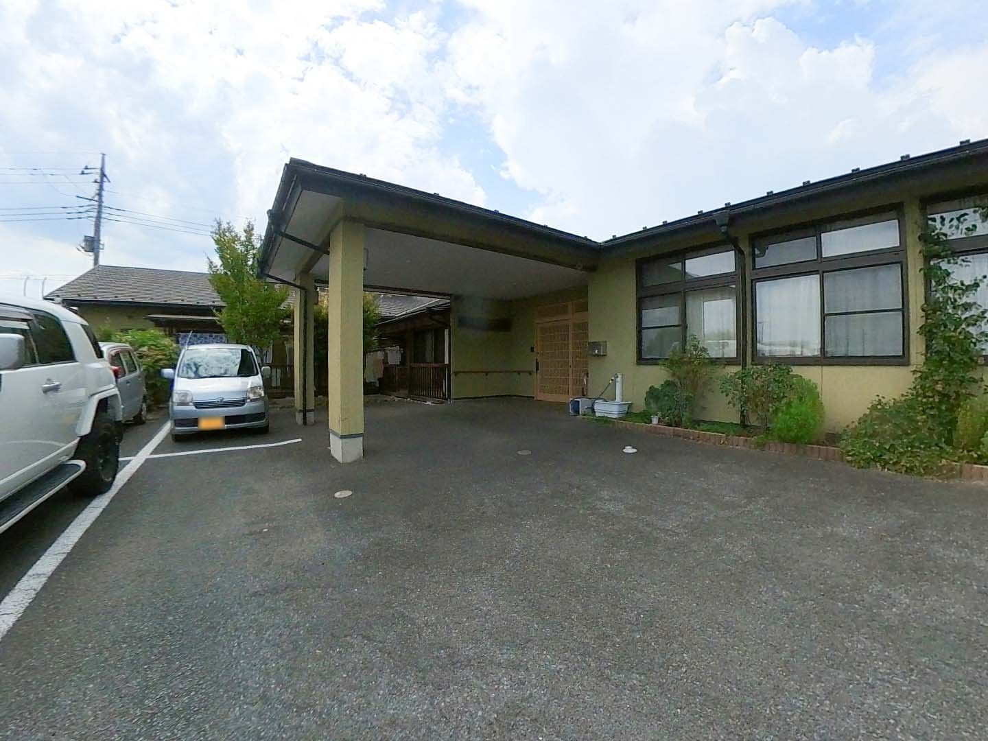 平屋建てのグループホーム外観