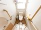 バリアフリー設計のトイレ空間