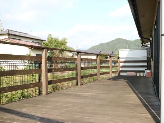 ウッドデッキ