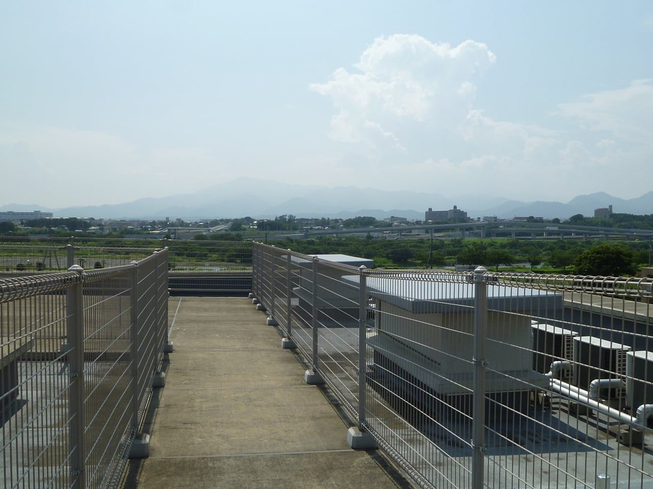 広々とした屋上テラス