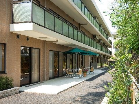ライフコミューン希望が丘のテラス。毎日入居者様がおしゃべり・ご歓談をお楽しみいただくテラスです。