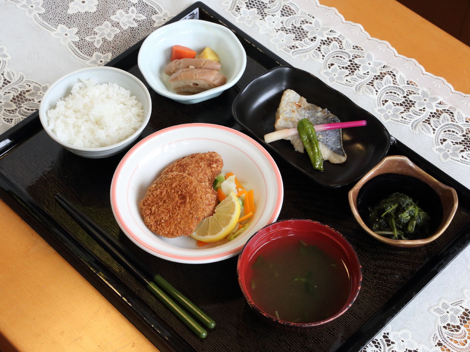 施設で提供されている食事は、おいしさと安心安全を追求するため、同グループの会社が責任をもって調理している。