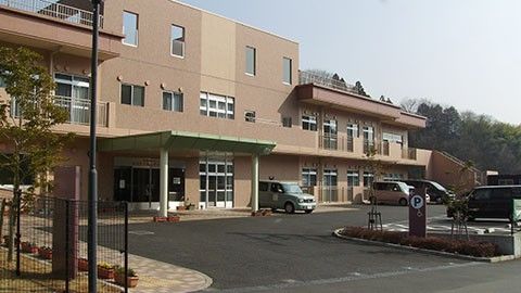 ゆったりとしたエントランスの建物