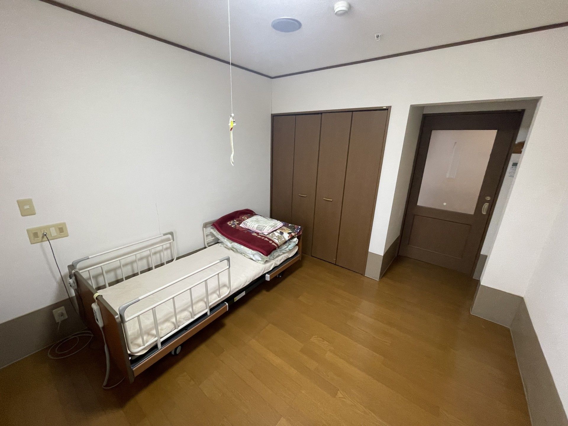 落ち着いた雰囲気の居室