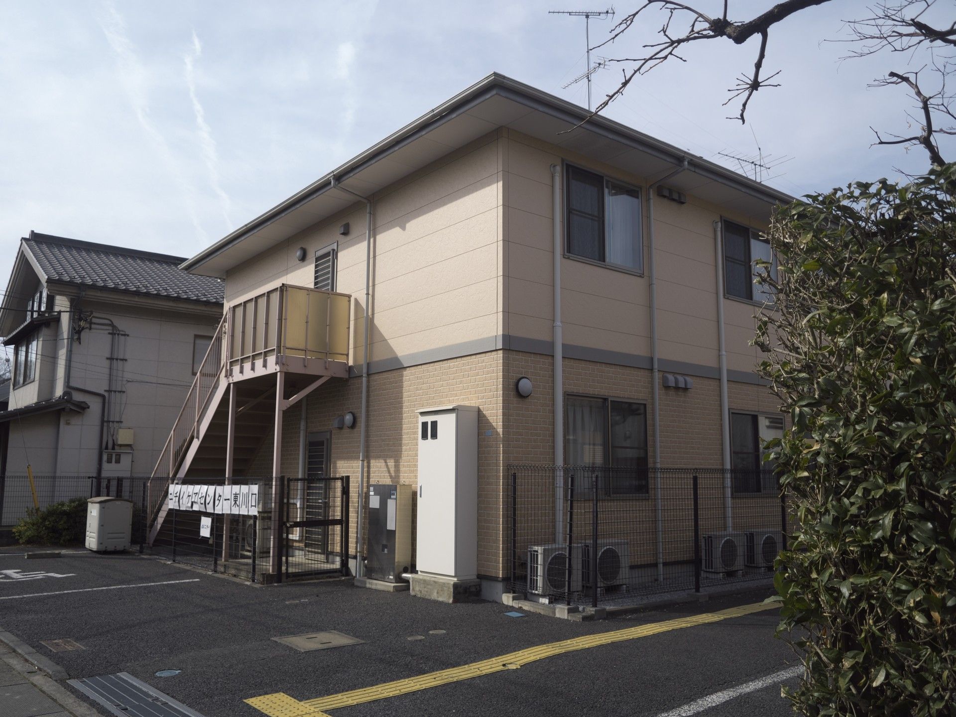 外階段のある建物