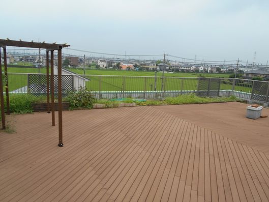 ウッドデッキのテラス