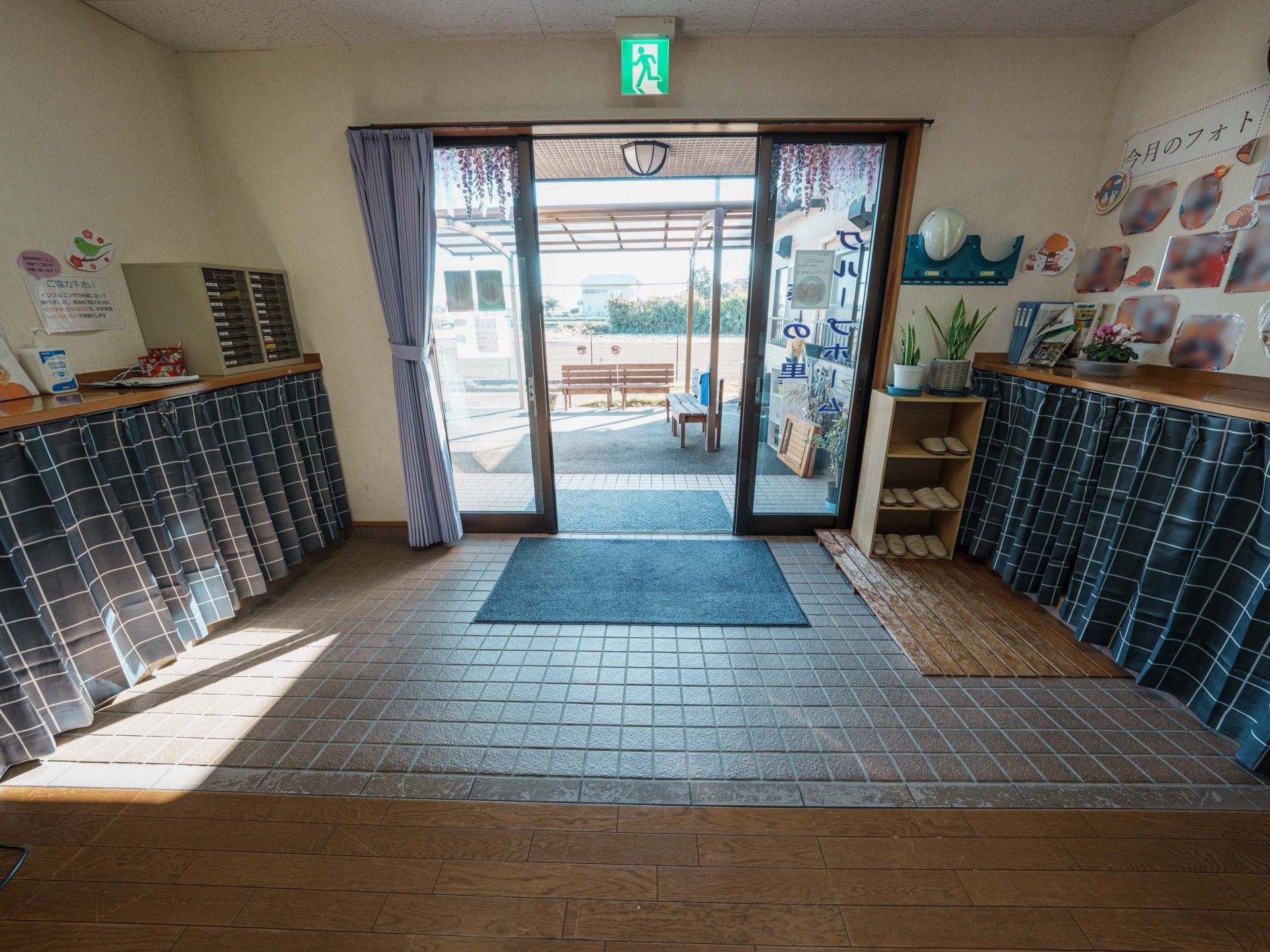 明るいエントランス