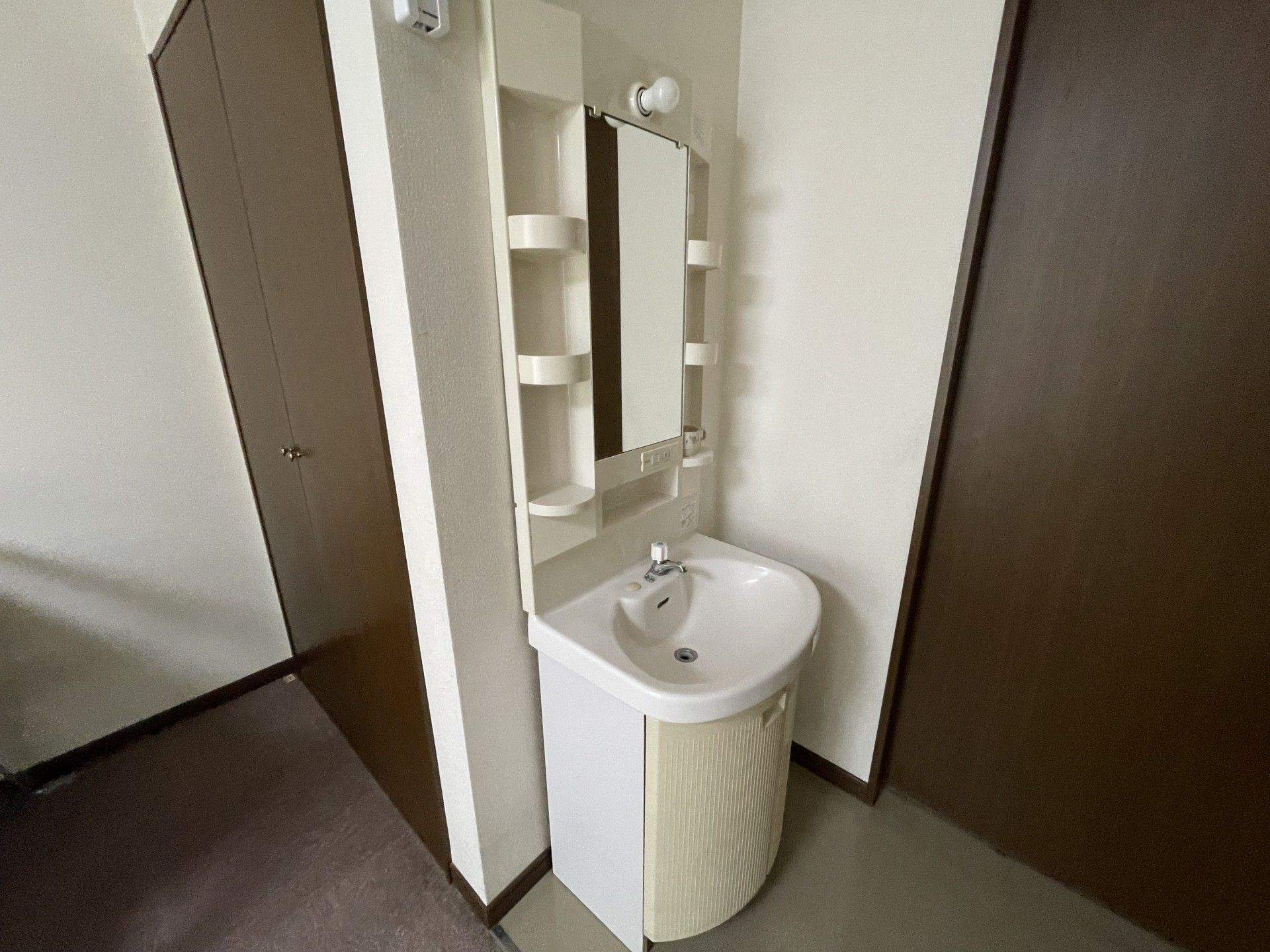手洗い設備のある居室