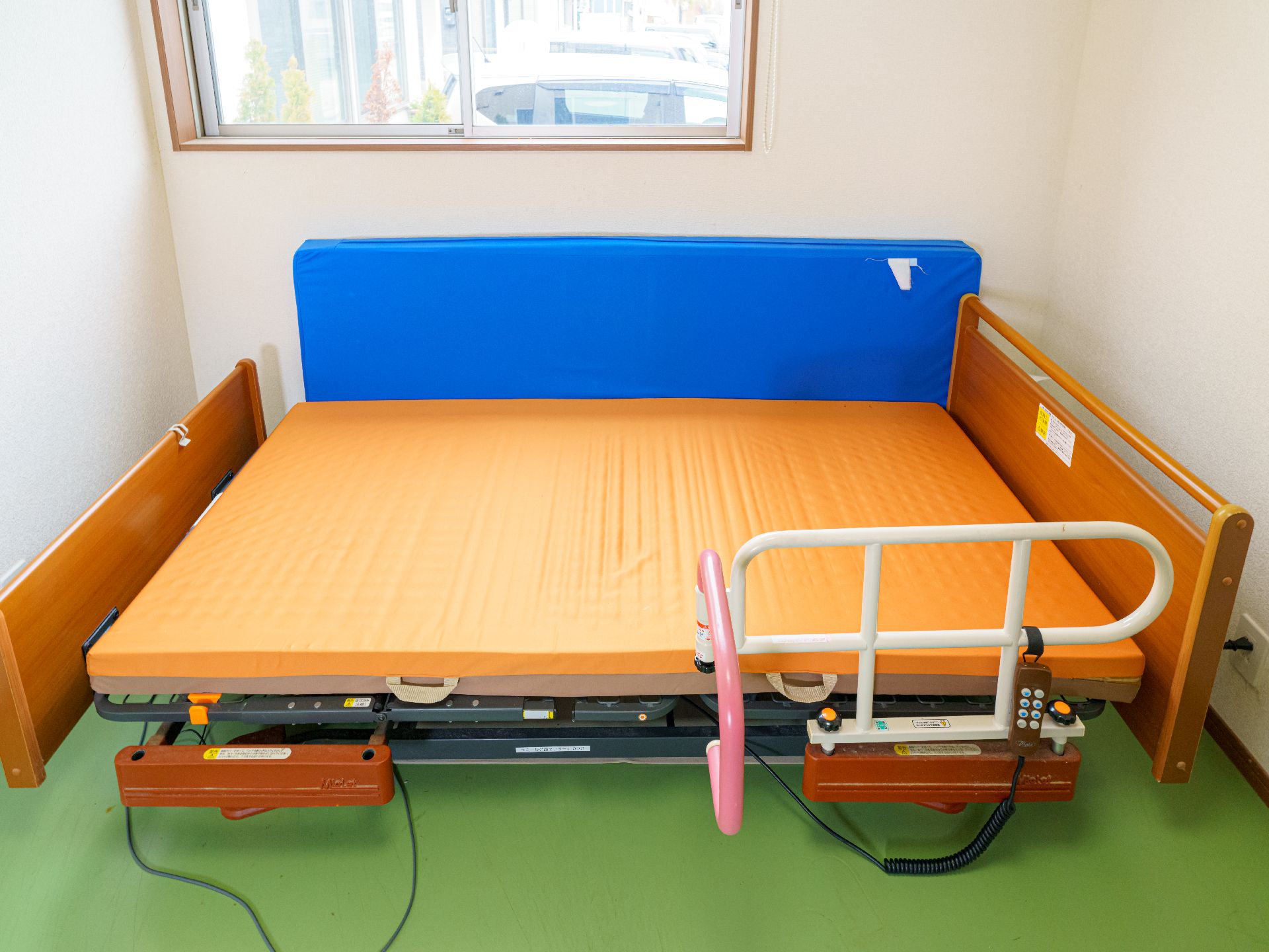 ベッドが設置された居室