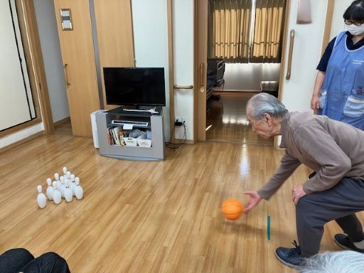 明るいエントランスの施設