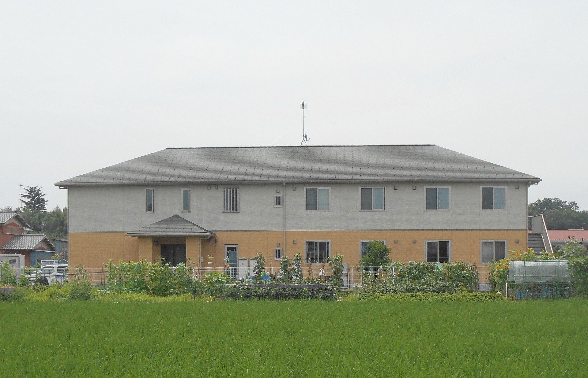 ゆったりとした建物外観
