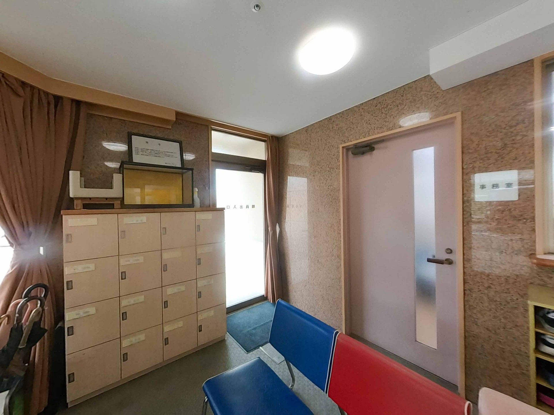 明るいエントランス