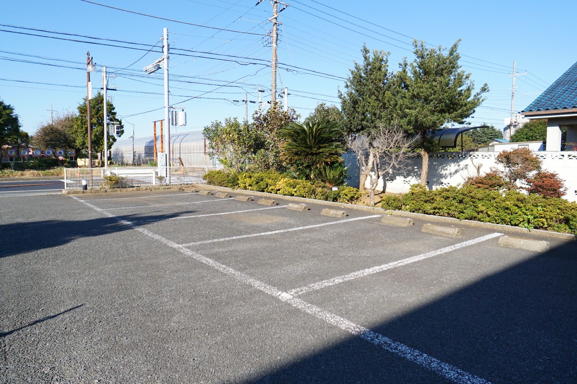 遠方からでも簡単にアクセスすることができる駐車場