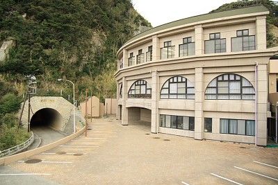 ゆったりとした建物の外観