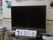 共有スペースには大型液晶テレビが置かれている。テレビの前には紙で作られた日めくりカレンダーが設置されている。
