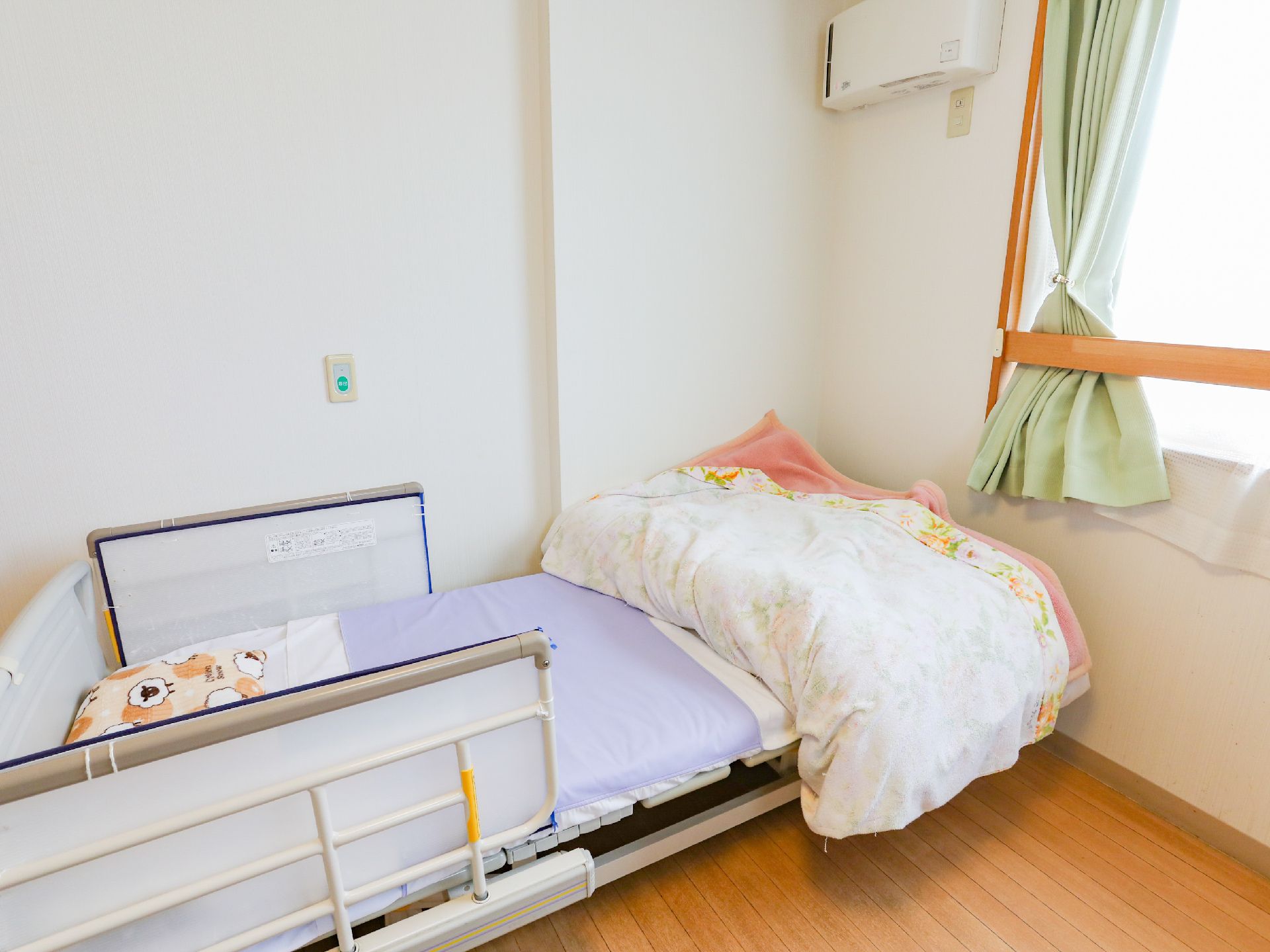 広く、さまざまな家具を置くことができる居室
