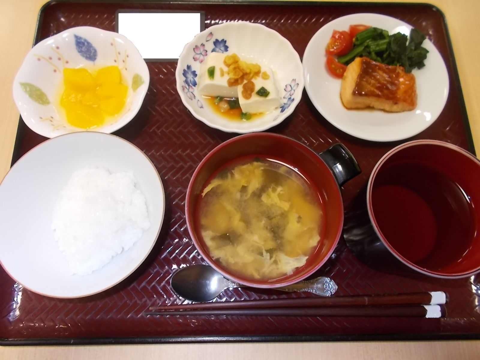 栄養バランスの取れた食事セット