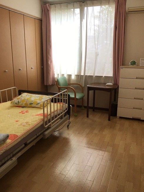 ベッドが設置された居室