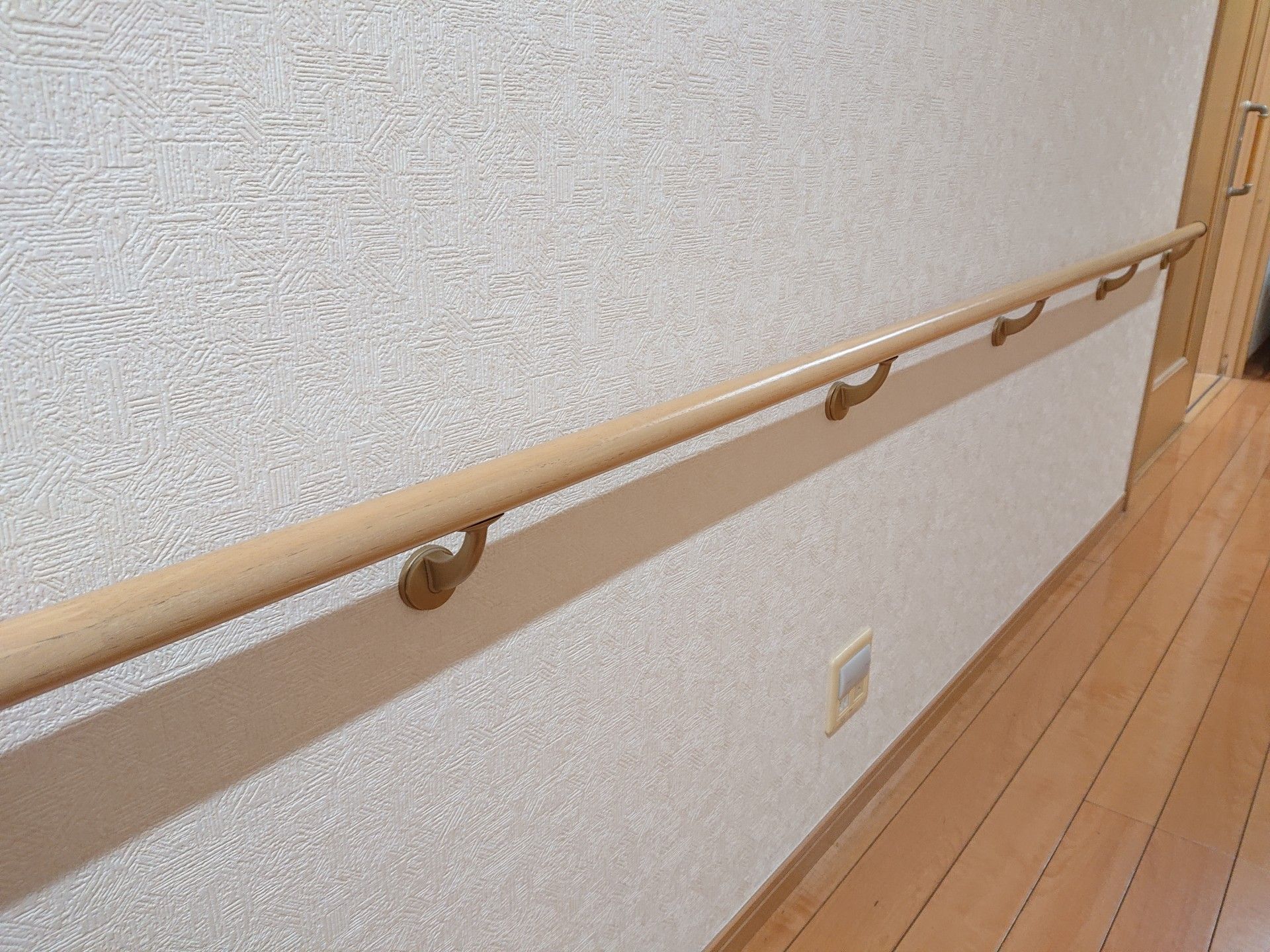 手すりのある廊下