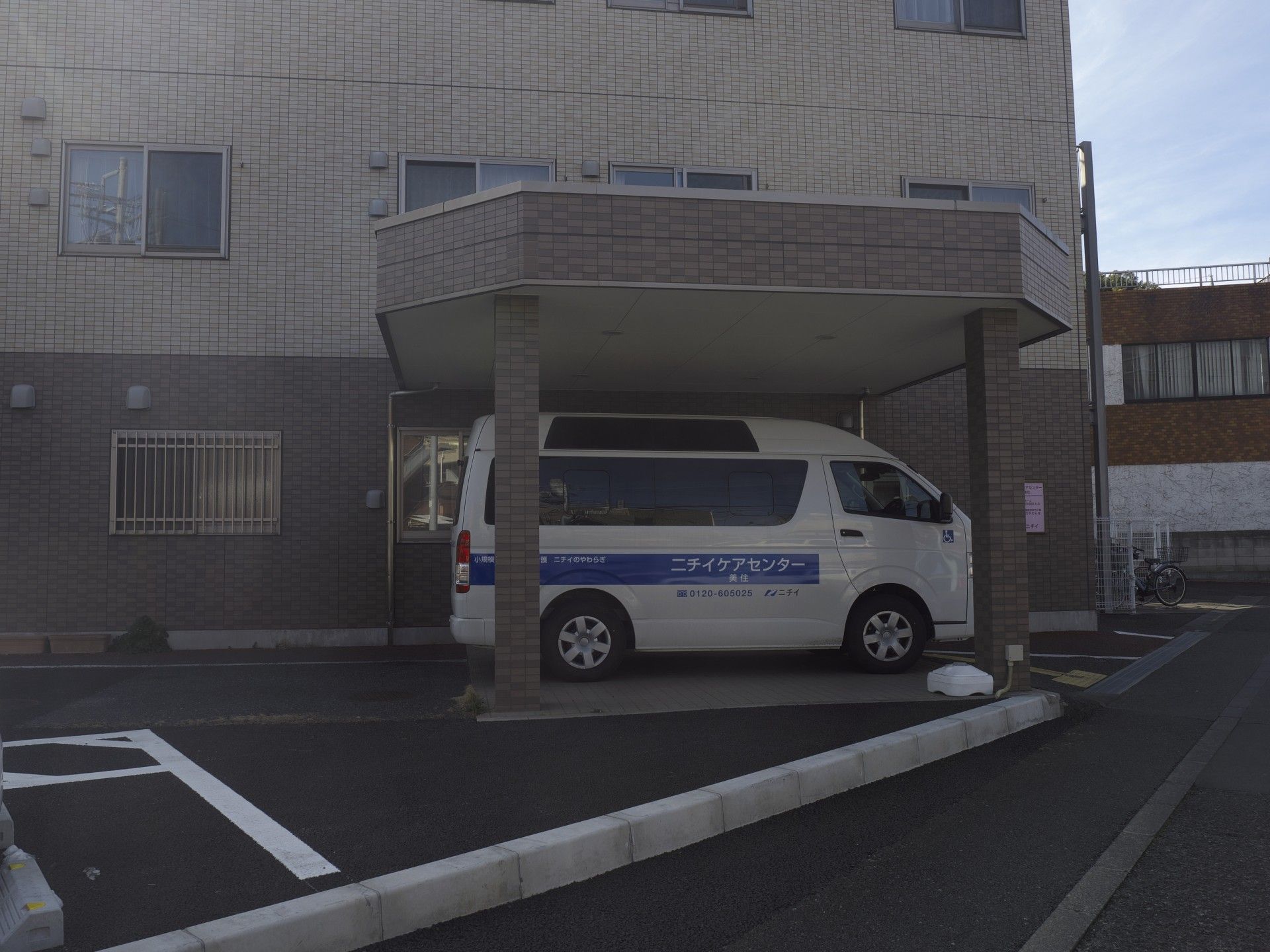送迎車の停車スペース