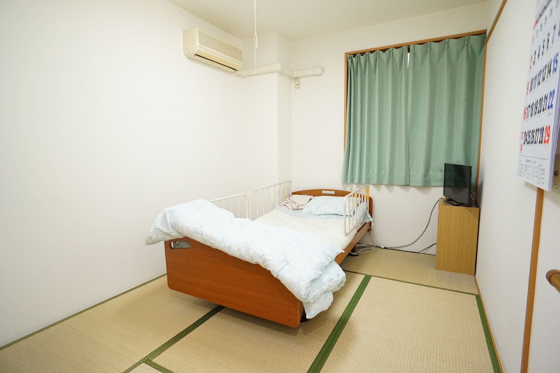 介護ベッドが設置されている居室