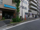 街並みに溶け込む介護施設外観