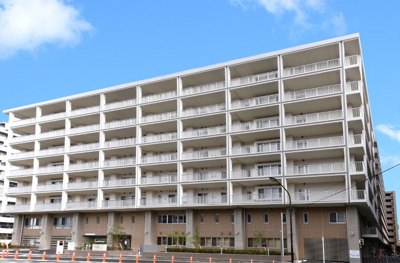 多階層の建物外観