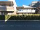 静かな住宅街の外観