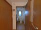 清潔なトイレのある廊下