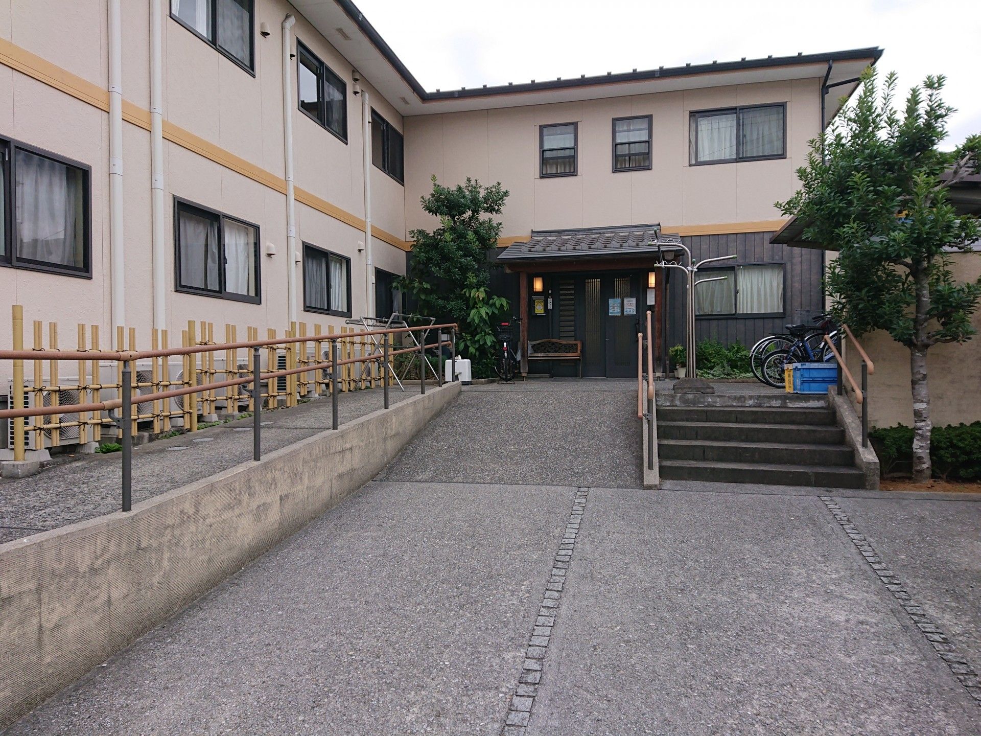 和風のエントランス