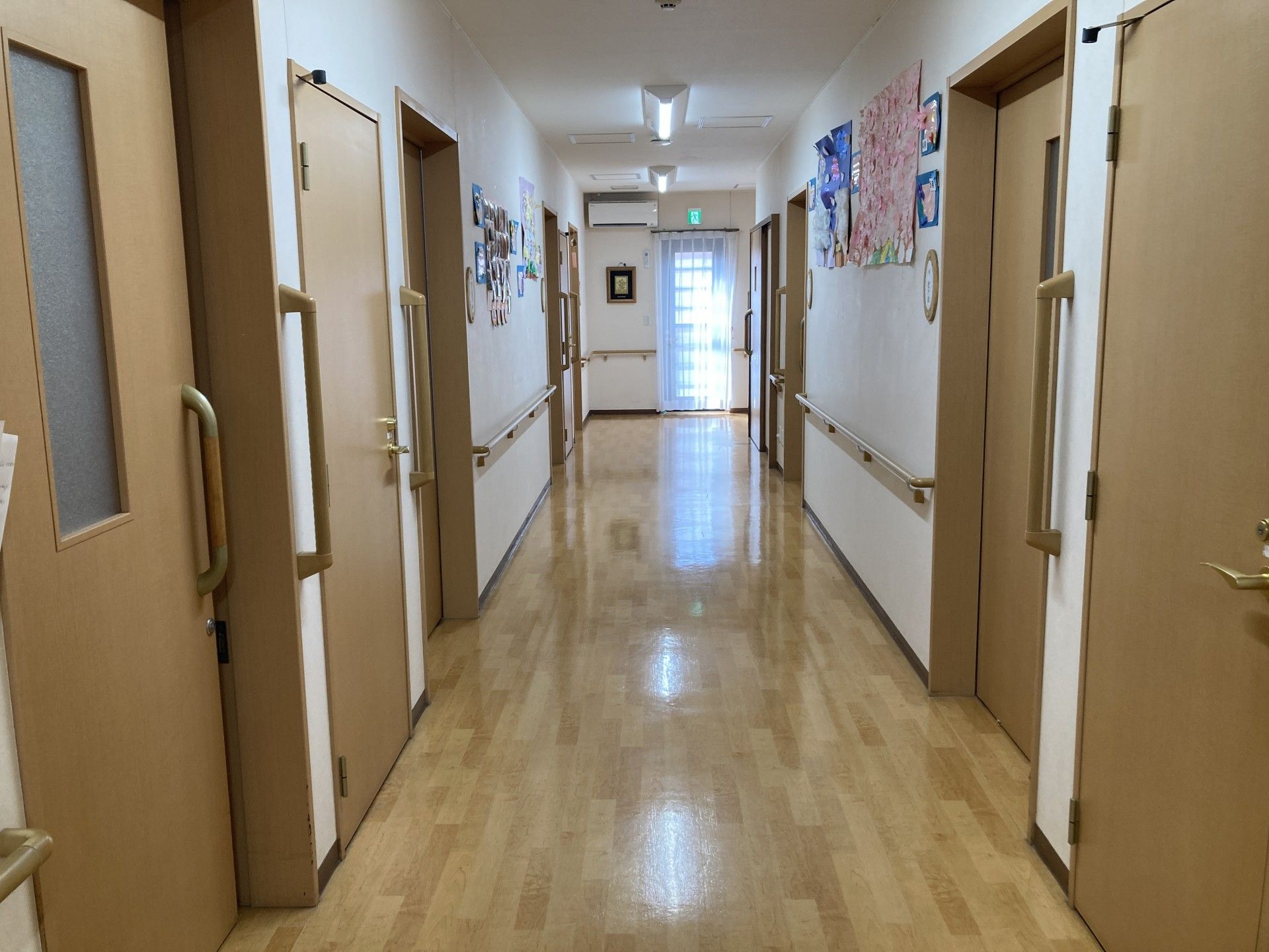 明るい廊下