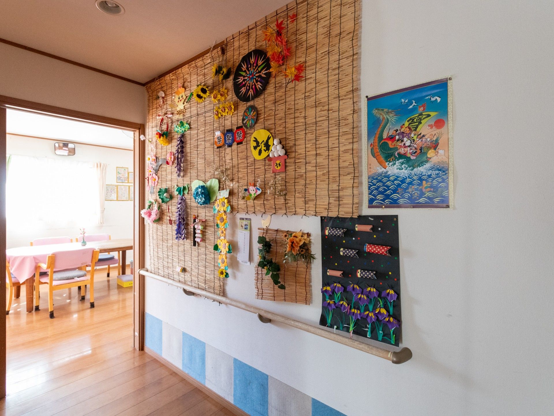 手作り装飾の廊下