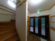 介護施設の温かみのある廊下