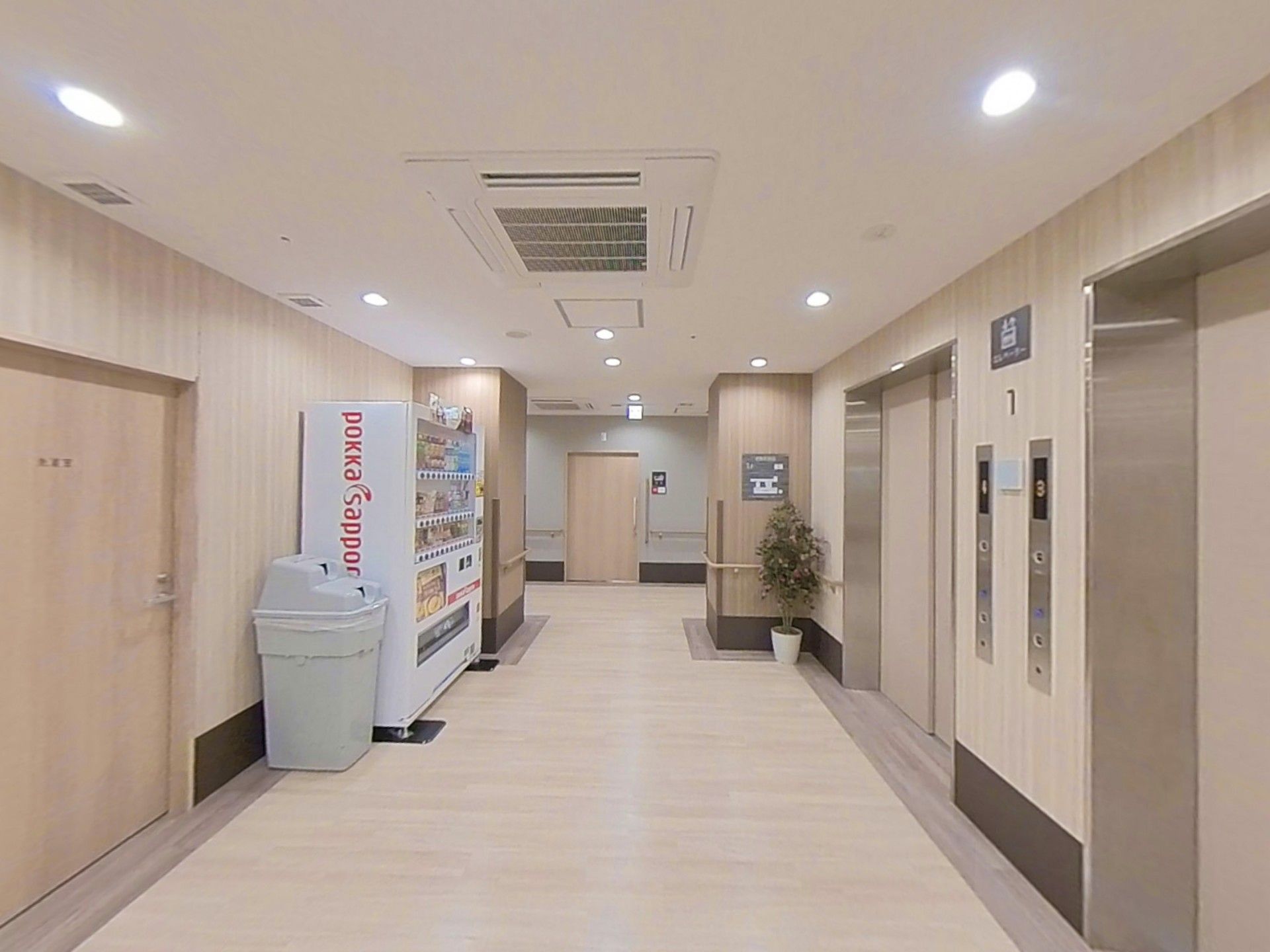 ライフコミューン本郷台のスタッフ。経験の豊富なスタッフが毎日皆様に寄り添って介護・サポートをしてまいります。