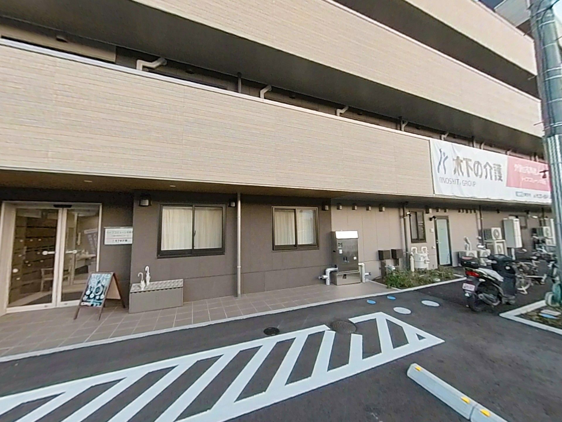 ライフコミューン本郷台の日常。毎日を沢山の入居者様と仲良くお過ごしいただける環境となっております。