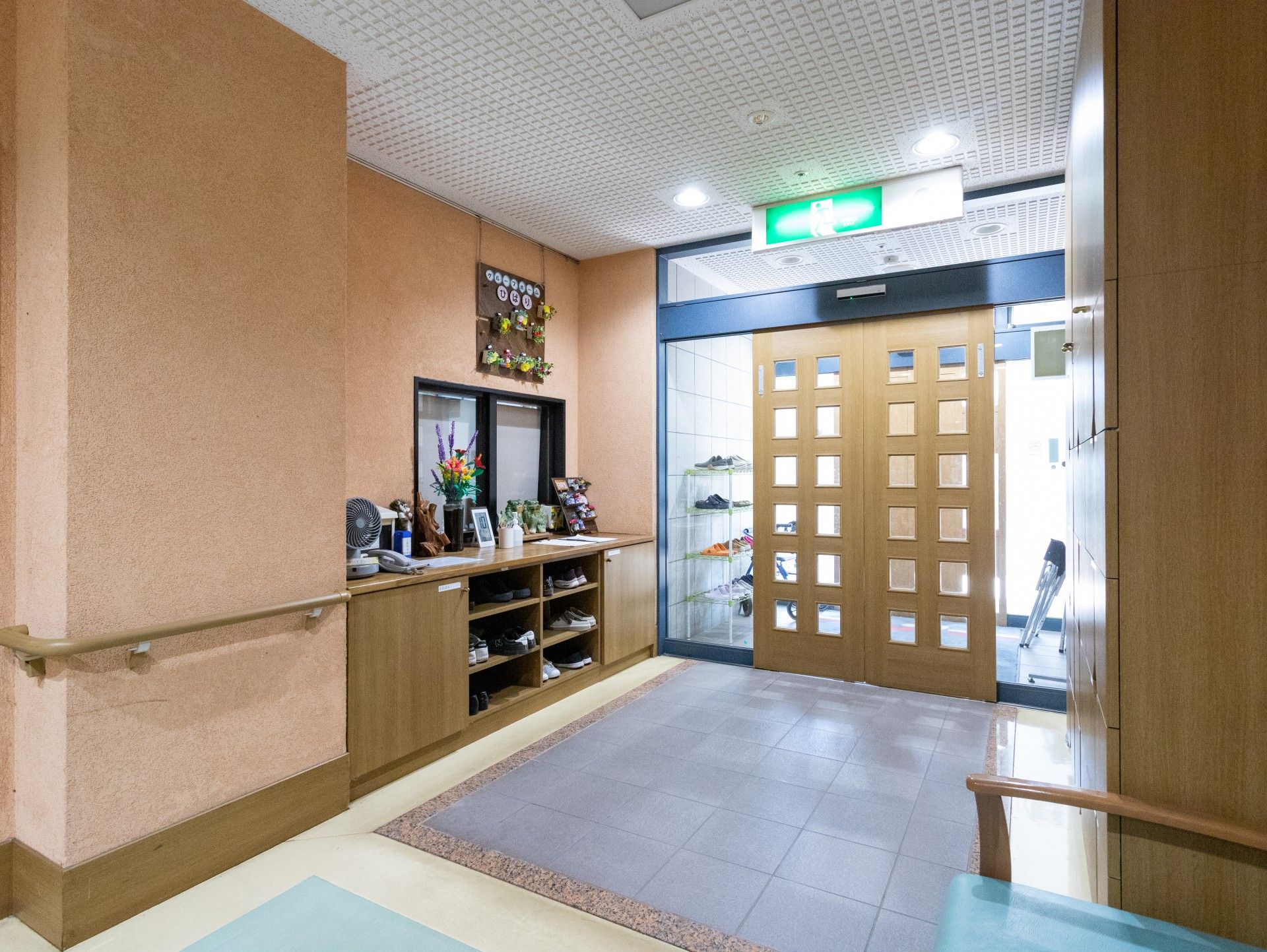 明るい玄関ホール