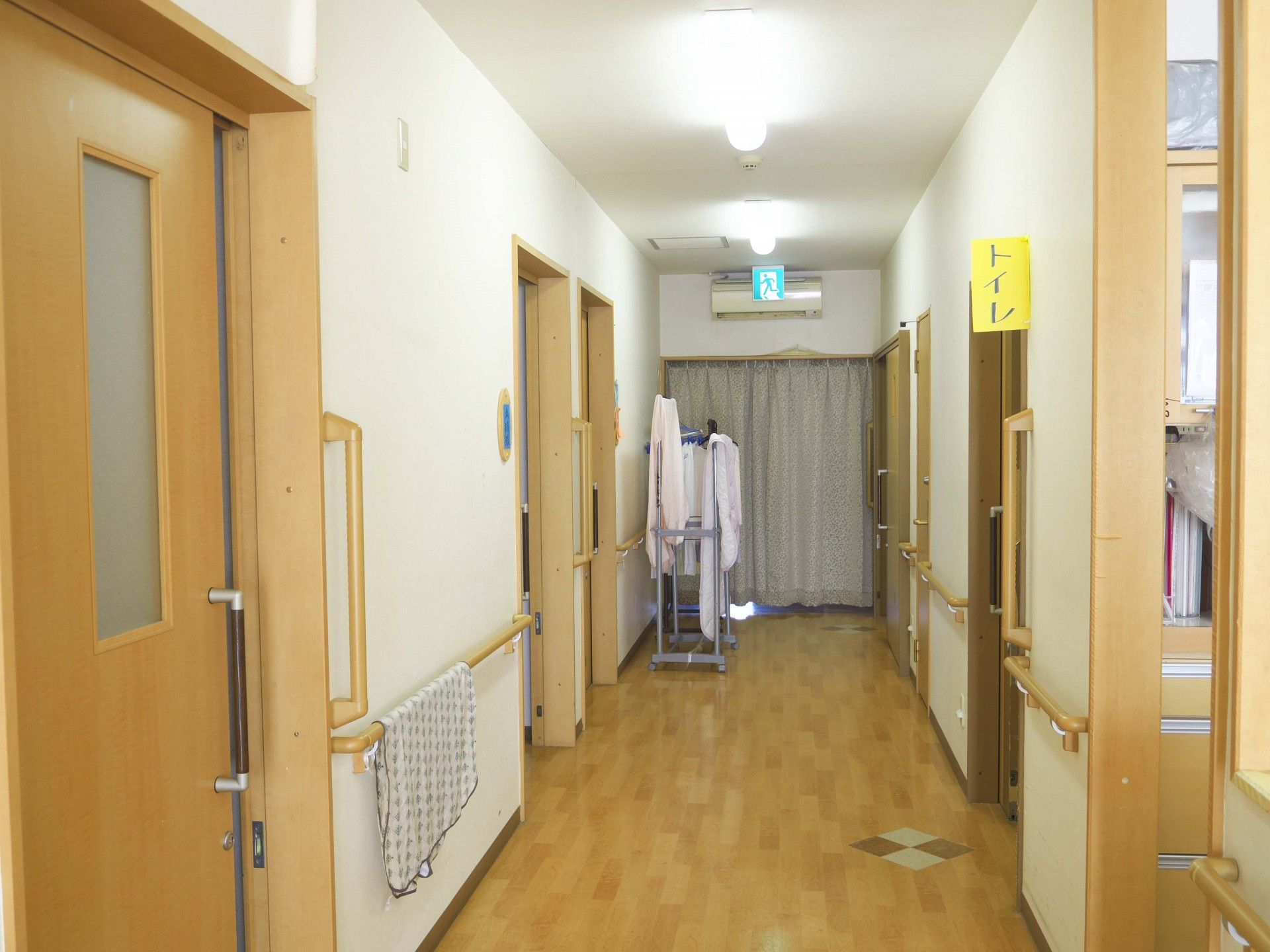 明るい廊下