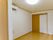 白い壁の何も置かれていない部屋