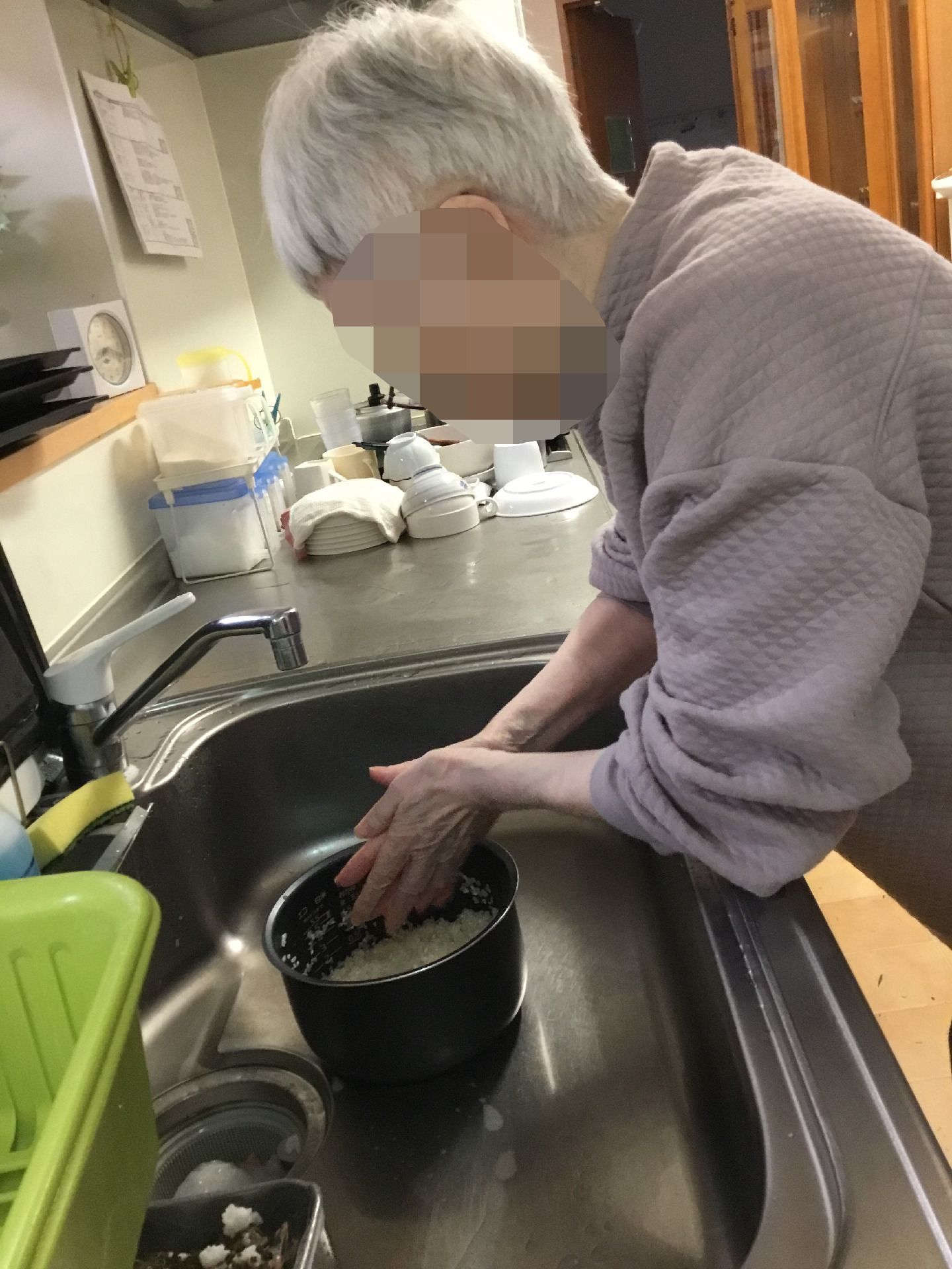 調理風景のキッチン