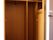 部屋に備え付けてあるクローゼットは両開きで4ヶ所に分かれている。1番大きな枠には上にバーが付けられ服をハンガーにかけて収納する事ができる。