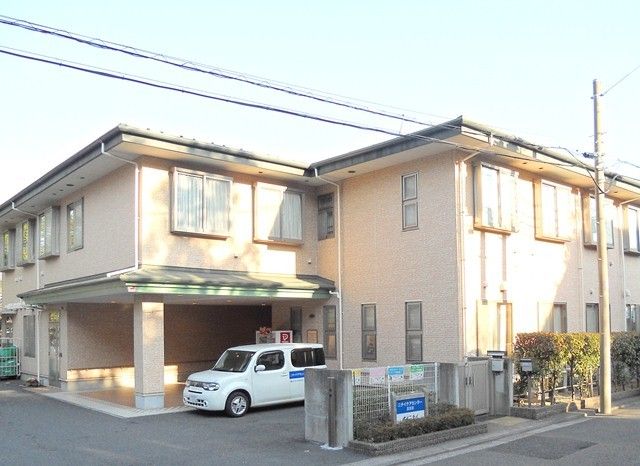 ゆとりある玄関前