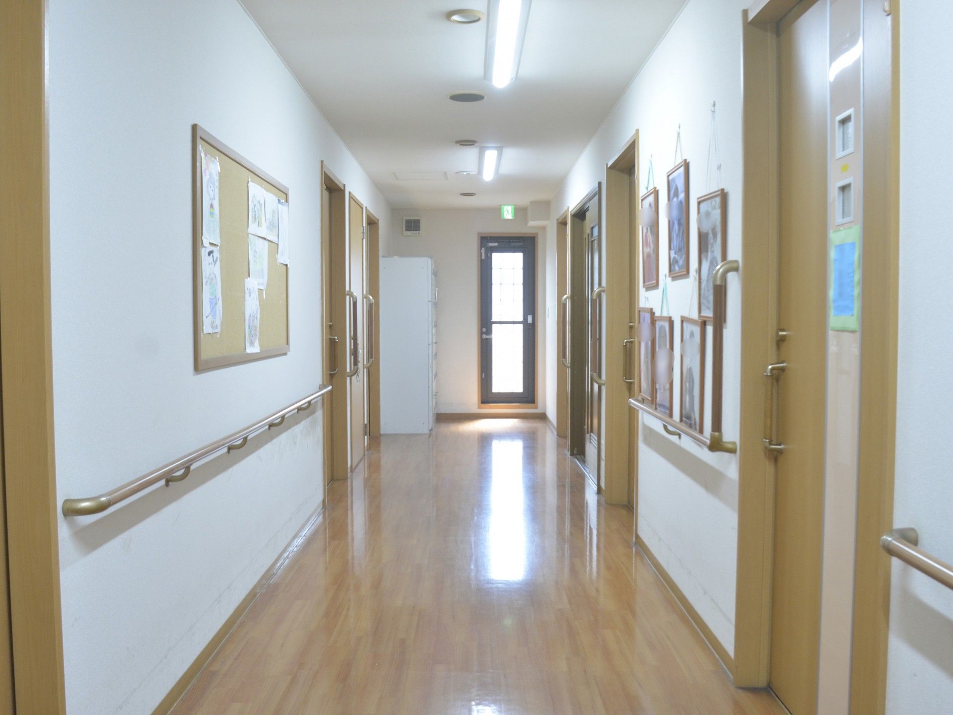 明るい廊下