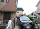 静かな住宅街にある施設外観